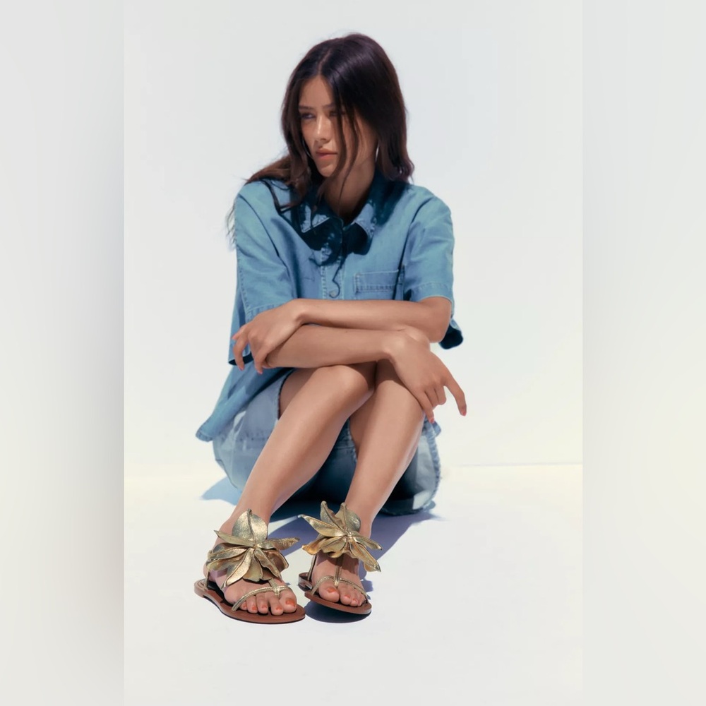 Zara Metallic Gold Women's Sandals BLOGGERES FAVORITE - Picture 2 of 10